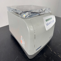 Eppendorf Vacufuge Plus Concentrator image 1